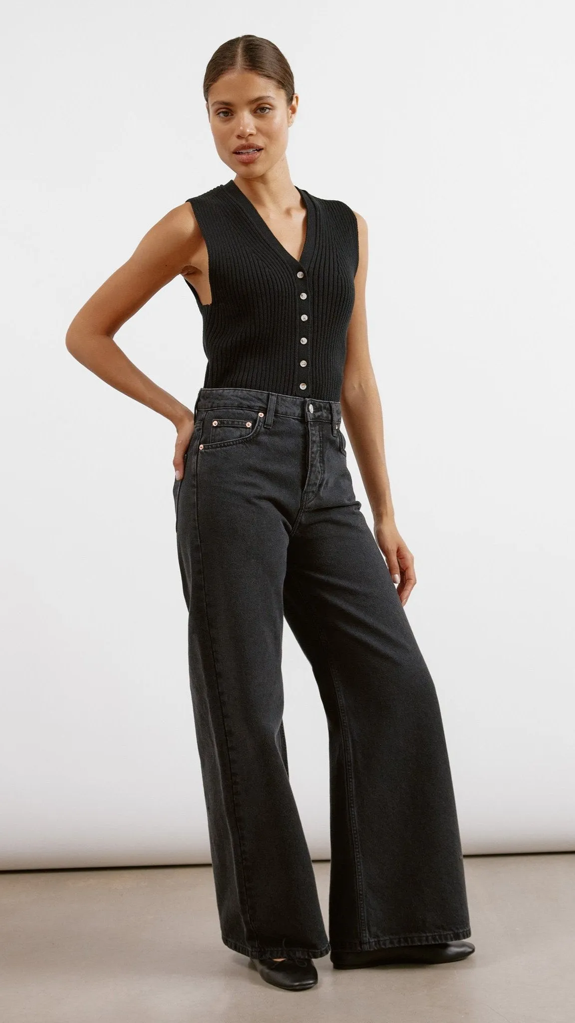 Black Full Length Wide Leg Jeans with Zip Fly by Albaray