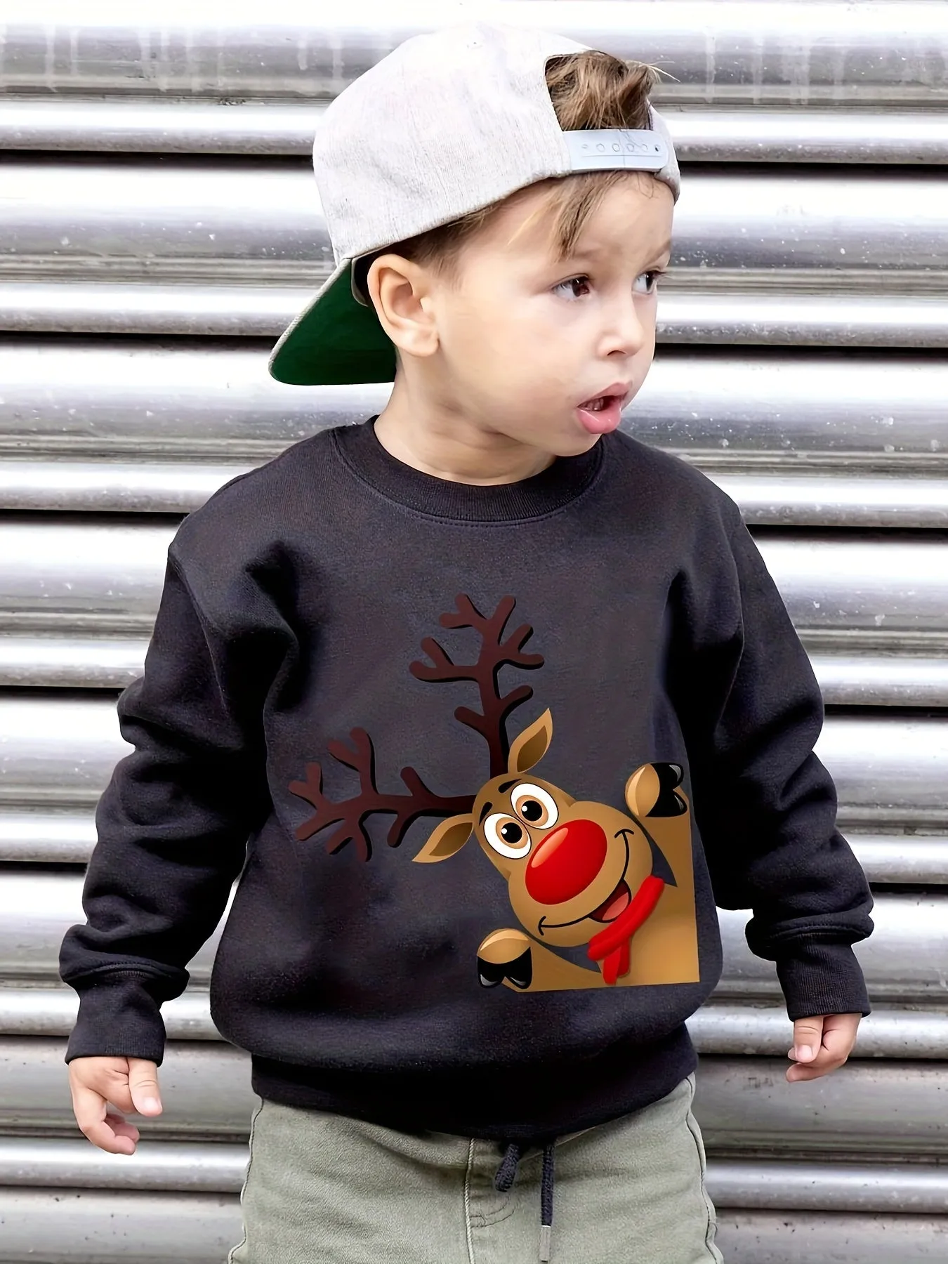 Boys' Fashion Christmas Reindeer Crew Neck Sweatshirt - Casual Long Sleeve Applique Top, 100% Polyester, Slight Stretch, Fall/Winter Collection