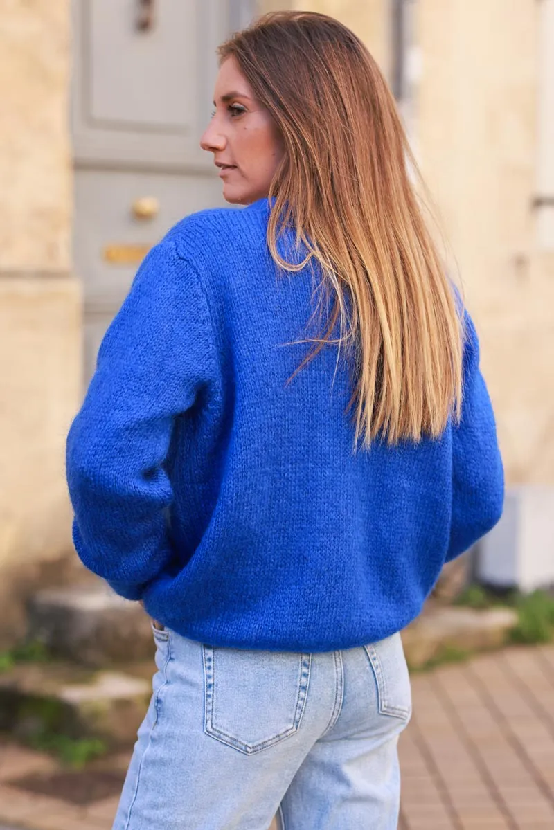 Gilet en mailles bleu roi boutonné