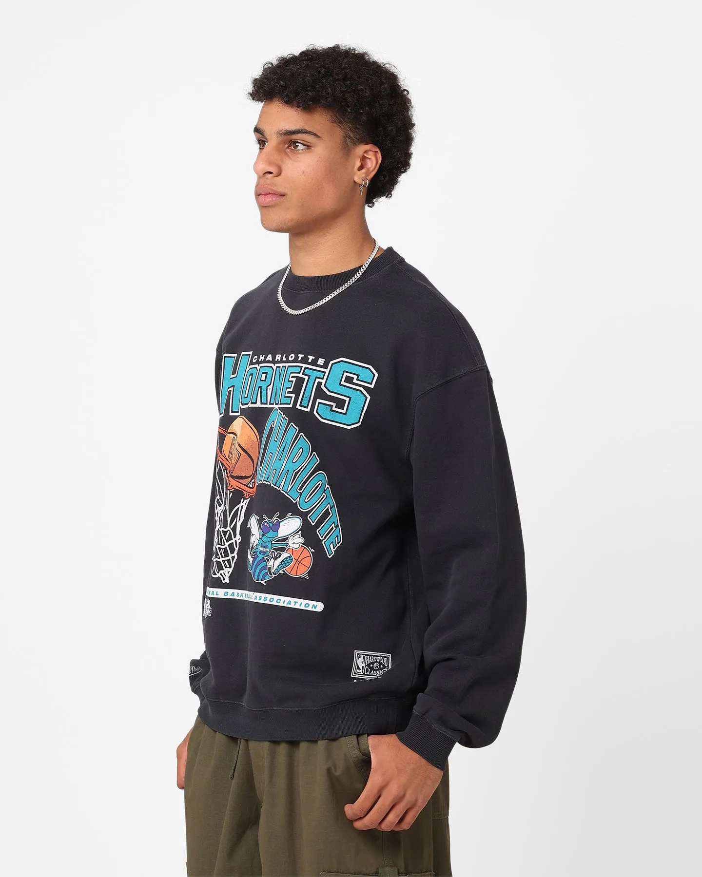 Mitchell & Ness Charlotte Hornets Hoop Crewneck Faded Black