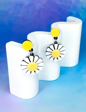 PASTEL DAISY EARRINGS - YELLOW