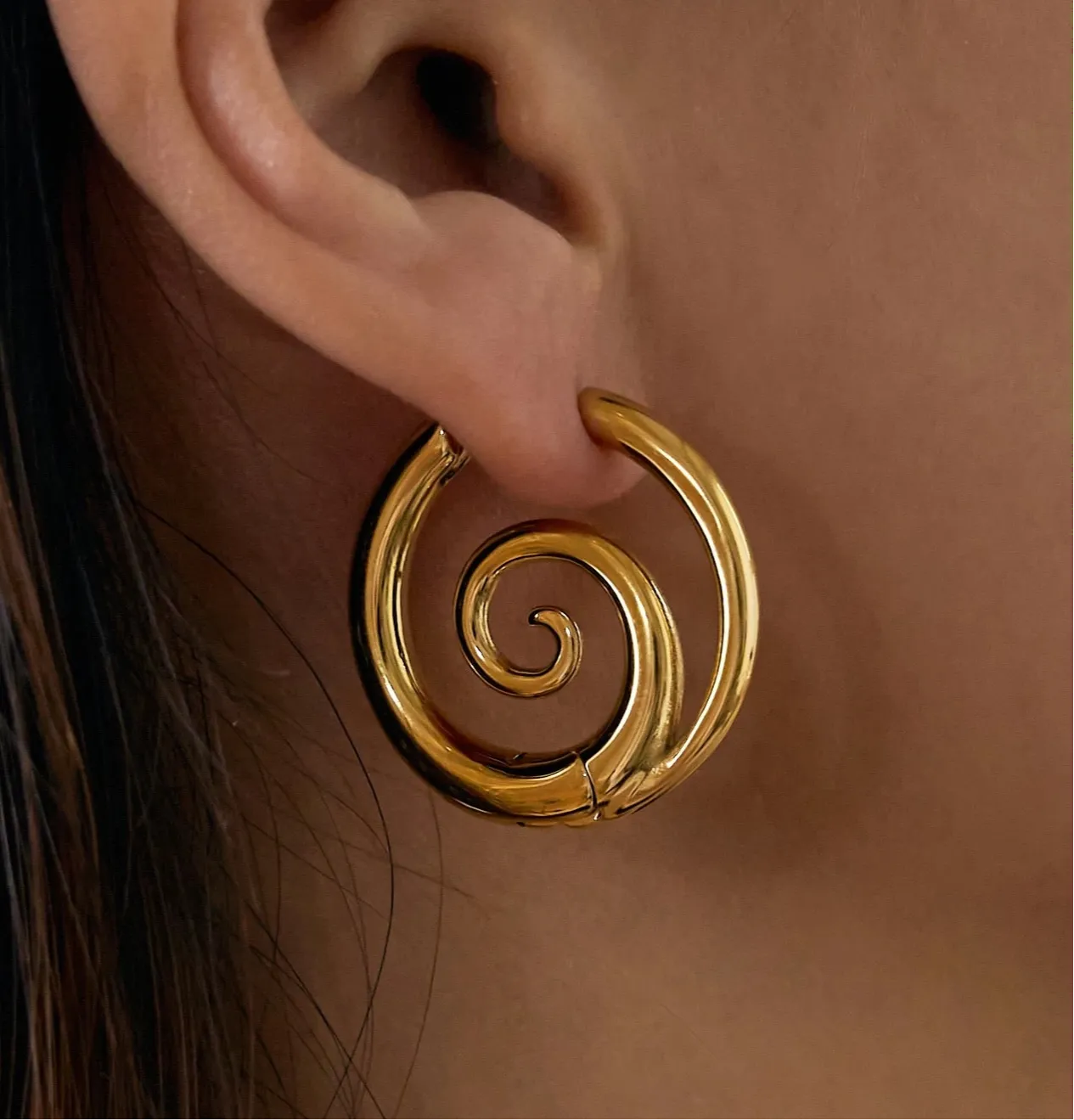 Swirl 18k Gold Hoop Earrings