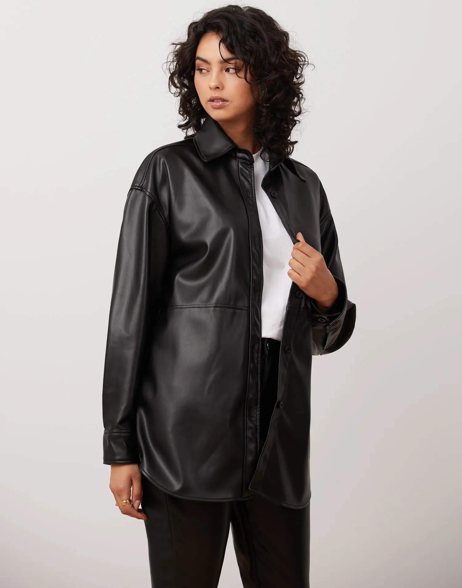 VEGAN LEATHER OVERSHIRT / BLACK